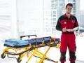 Co robi ratownik medyczny? Poznaj kluczowe zadania i umiejętności