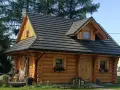Czy warto budować dom z bali? Koszty, zalety i wady inwestycji
