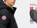 Mann mit schwarzer Daunenjacke, daneben ein Paket mit Flicken zur daunenjacke reparieren.