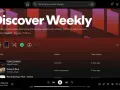 Spotify-Playlist "Discover Weekly" mit Titeln wie "FI3AC2511905" und "State of Blue".