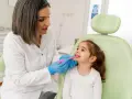 Jak pomóc dziecku otworzyć usta u dentysty? Spokojna wizyta!