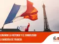 Banderas de Francia ondeando con la Torre Eiffel al fondo. El color de Francia, azul, blanco y rojo, simboliza libertad, igualdad y fraternidad.