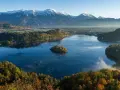 Jezioro Bled ze słoweńską wyspą i kościołem to obowiązkowy punkt na mapie Słowenii. Zobacz to cudo!