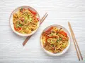Makaron Chow Mein: Skład, Lo Mein, wybór i przepis. Poznaj sekrety!