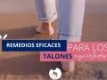 Remedios eficaces para talones agrietados. Pies descalzos caminan sobre la arena, buscando alivio para las heridas en el talón del pie.