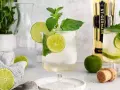 Orzeźwiający Hugo przepis: drink z limonką, miętą i bąbelkami. Idealny na lato!