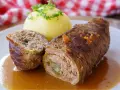 Herzhaftes Rouladen Rezept mit Kartoffelklößen und Soße. Ein Klassiker der deutschen Küche, der immer schmeckt.