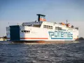 Prom "Mazovia" Polferries wypływa z portu Świnoujście.