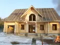 Jak wyczyścić dom z bali bez uszkodzenia drewna i zachować jego urok