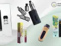 Varios cigarrillos electrónicos o vapers, incluyendo un modelo de madera y otros desechables y recargables.