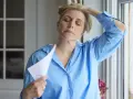 Menopauza kiedy najwcześniej? Objawy i przyczyny przedwczesnej menopauzy
