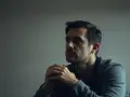 Czy facet tęskni po rozstaniu? Odkryj prawdziwe emocje mężczyzn