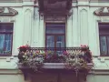 Jak zamontować balustradę na balkonie bez błędów i zyskując bezpieczeństwo