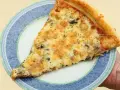 Domowa pizza: Ile kalorii na kawałek? Oblicz i jedz bez winy!