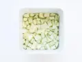 Würfel von Obst in einer Schüssel, bereit für ein Mostarda Rezept.