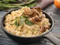 Cremoso risotto de champiñones, con romero fresco. El mejor arroz para risotto, cremoso y delicioso.