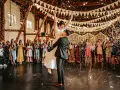 Para jak przygotować pierwszy taniec bez stresu? Proste układy dla amatorów, radość i konfetti na weselu.