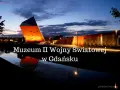 Muzeum II Wojny Światowej w Gdańsku, jedna z kluczowych gdańskich atrakcji turystycznych, nocą.