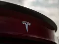 Tesla skąd pochodzi? Odkryj fascynującą historię marki i jej założycieli