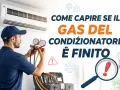 Tecnico controlla manometro per capire se manca gas condizionatore. Segnali di allarme e termometro indicano problemi.