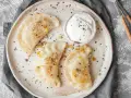 Jak odgrzać mrożone pierogi? Proste sposoby na idealny smak