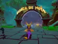 Spyro se acerca a un portal con la inscripción "Cabeza de Metal". El dragón morado está listo para la aventura.
