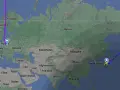Trasa lotu z Polski do Japonii. Zastanawiasz się, ile się leci do Japonii? Mapa pokazuje długą podróż przez Europę i Azję.