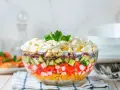 Sałatki na komunię: Sprawdzone przepisy i triki na efekt WOW!