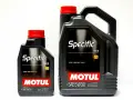 Dwa opakowania oleju silnikowego Motul Specific SAE 5W30. Czy Motul to dobry olej? Tak, ten syntetyczny olej spełnia normę Ford WSS M2C 913 D.