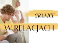 Smutny mężczyzna z ręką na czole, gdy ktoś przekracza jego granice w relacjach.
