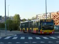 Autobus 710 z napisem "OS. KABATY" na wyświetlaczu, gotowy do odjazdu. Sprawdź autobus 710 rozkład jazdy.