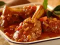 Jak przyrządzić jagnięcinę duszoną, aby była soczysta i aromatyczna