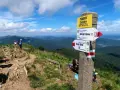 Bieszczady szlaki: Polonina Caryńska, Ustrzyki Górne i Brzegi Górne. Turyści na szlaku, piękny widok.