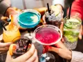 Proste drinki z sokiem: Jak zrobić hity w domu bez sprzętu?