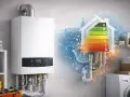 Caldaia istantanea a condensazione moderna, con display digitale e etichetta energetica A. Efficienza e risparmio per la tua casa.
