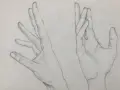 Deux mains esquissées au crayon, l'une ouverte, l'autre fermée. Un dessin facile à dessiner pour s'entraîner.