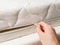 Jak prać pokrowiec materaca IKEA? Bezpiecznie i bez skurczenia!