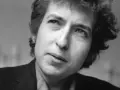 Bob Dylan, der mr tambourine man, blickt nachdenklich in die Ferne.