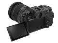 Appareil photo Fujifilm XH2 avec objectif, écran articulé ouvert, prêt à capturer le monde.