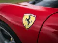 Jak się pisze Ferrari? Poznaj zasady pisowni i kapitalizacji