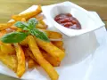 Frytki na diecie? Ile kalorii i jak je "odchudzić" bez wyrzutów