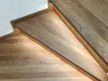 Ile kosztują schody drewniane na beton? Ceny, które Cię zaskoczą