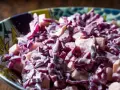 Surówka z czerwonej kapusty jak w kebabie - łatwy przepis na smakowity dodatek