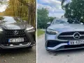 Szary Lexus NX 450h+ obok srebrnego Mercedesa. Jesień i lato w tle.