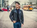 Lata 90.: Jak stworzyć autentyczny look na imprezę? Bez kiczu!