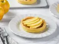 Deliciosas tartaletas de manzana, con masa dorada y relleno de fruta fresca, listas para disfrutar.
