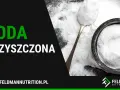 Biały proszek, wodorowęglan sodu, w miseczce i na łyżce. Slogan "SODA OCZYSZCZONA" i logo Feldman Nutrition.
