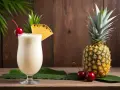 Kremowy likier Pina Colada z ananasem i wiśnią. Idealny przepis na tropikalny drink.