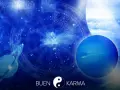 Un cielo estrellado con planetas y símbolos zodiacales, evocando la energía de la jupiter carta astral.