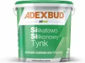 Wiadro z zielonym tynkiem silikatowo-silikonowym ADEXBUD. Idealny do elewacji, zapewnia trwałość i estetykę.